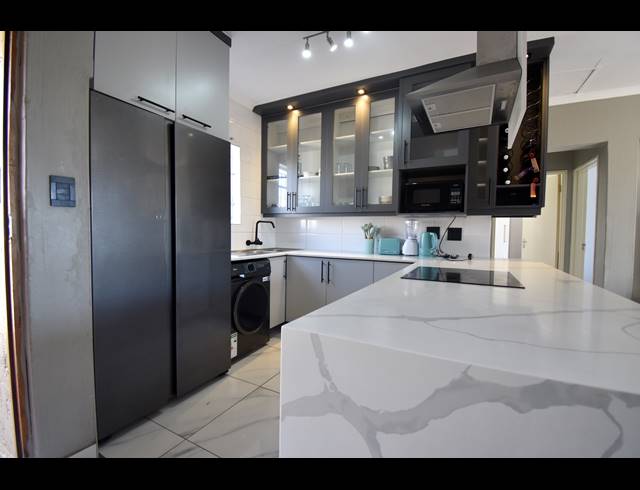 2 BEDROOM APARTMENT FOR SALE IN NORTHGATE